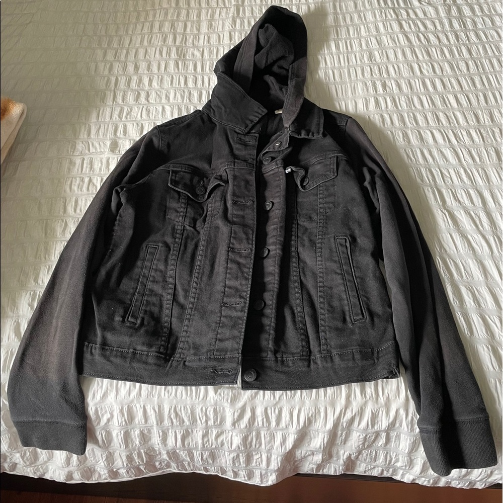 Levi’s sweater/ denim jacket
